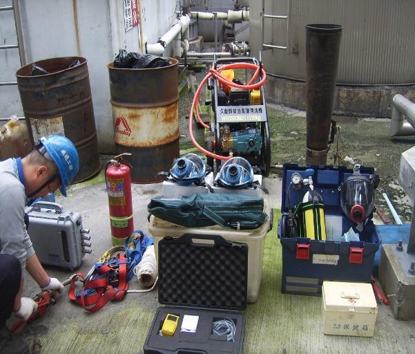 淳品實業氯乙烯化學槽清洗