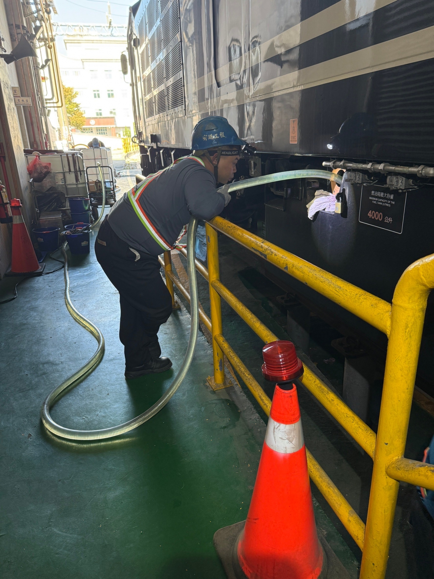 臺灣鐵路列車油箱清洗