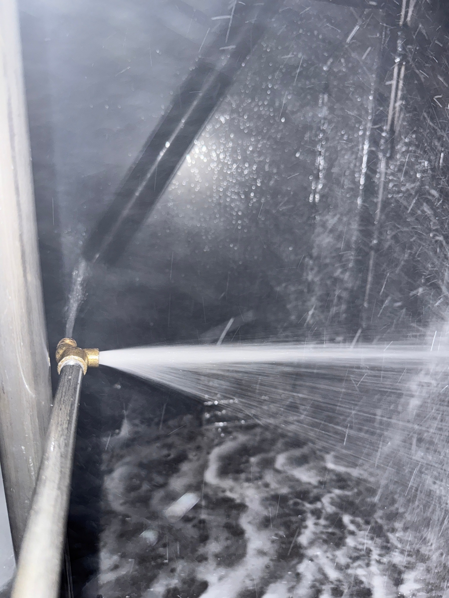 臺灣鐵路列車油箱清洗