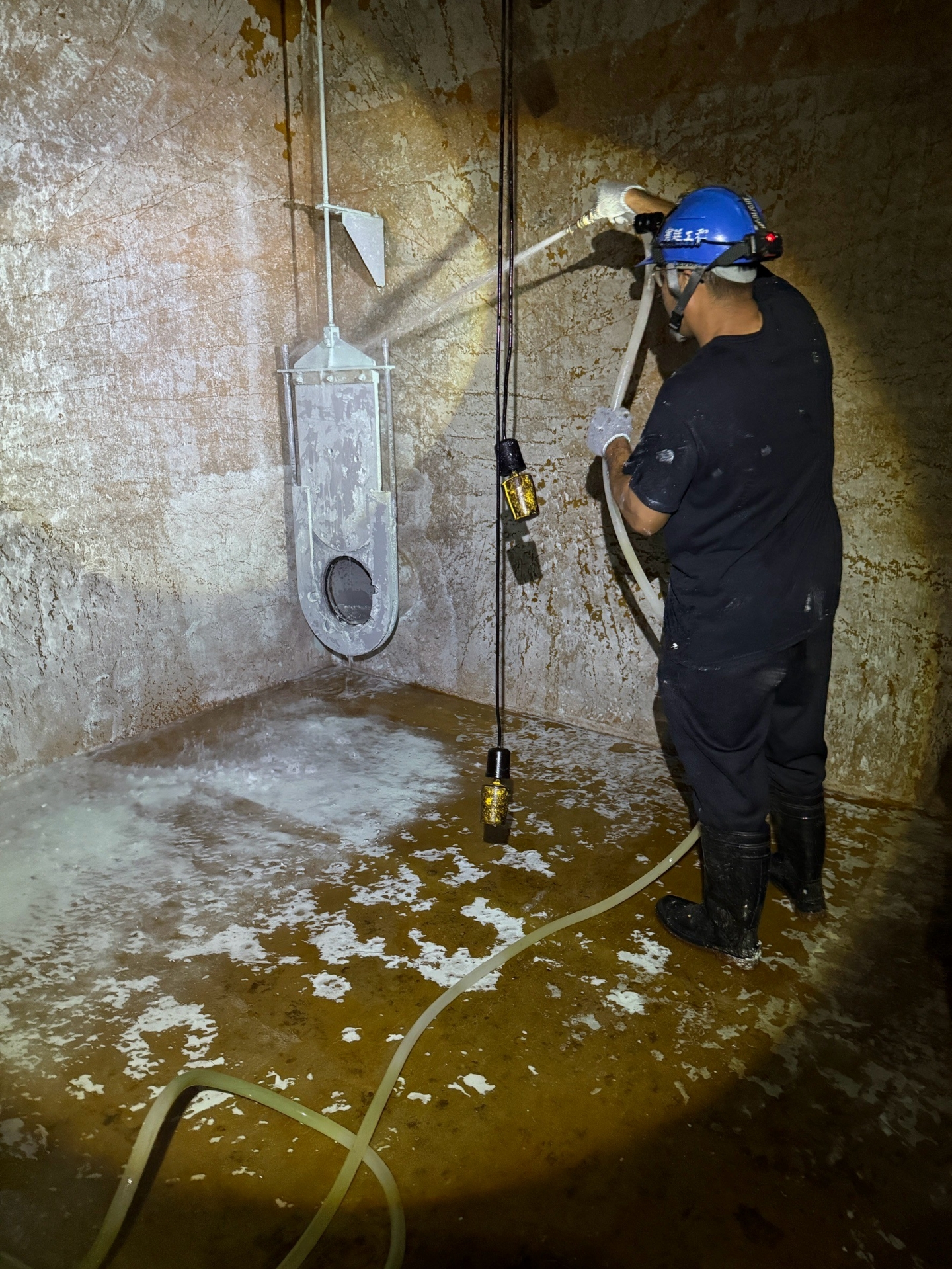 台灣銅箔原水槽清理