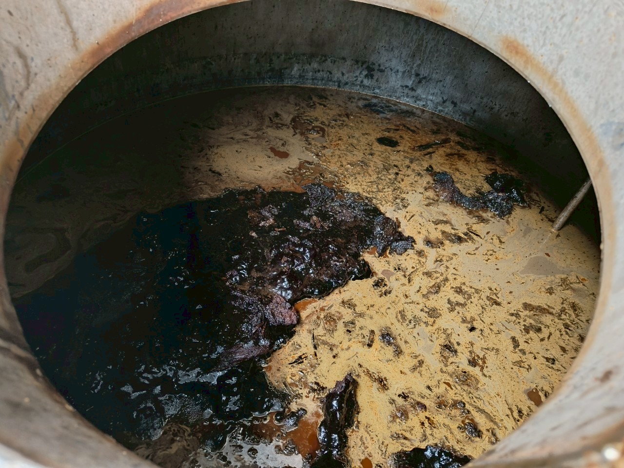 工研院廢液槽水刀清理